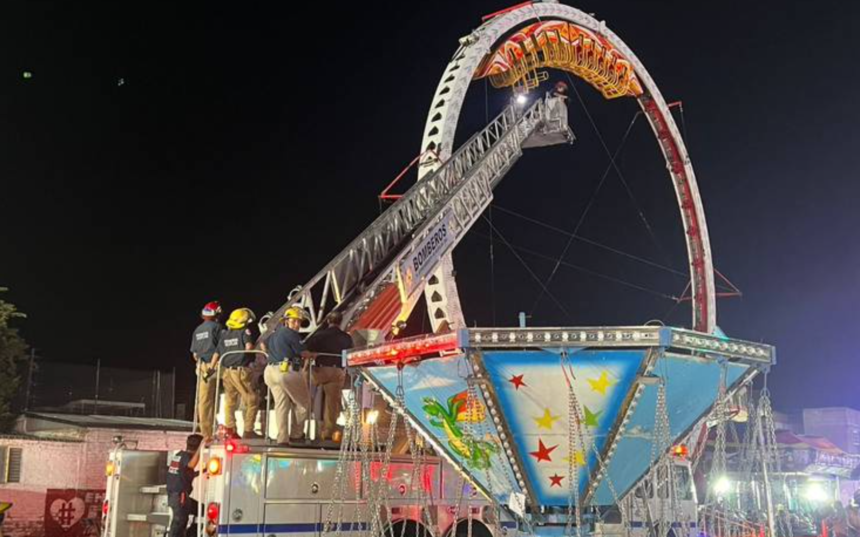 Falla en juego mecánico deja a personas atrapadas en Jalisco